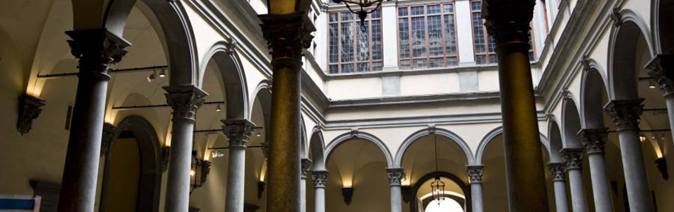 Cortile Palazzo Strozzi di Firenze | IT