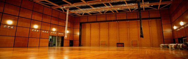 Il teatro torna a scuolaLa grammatica dell’ascolto